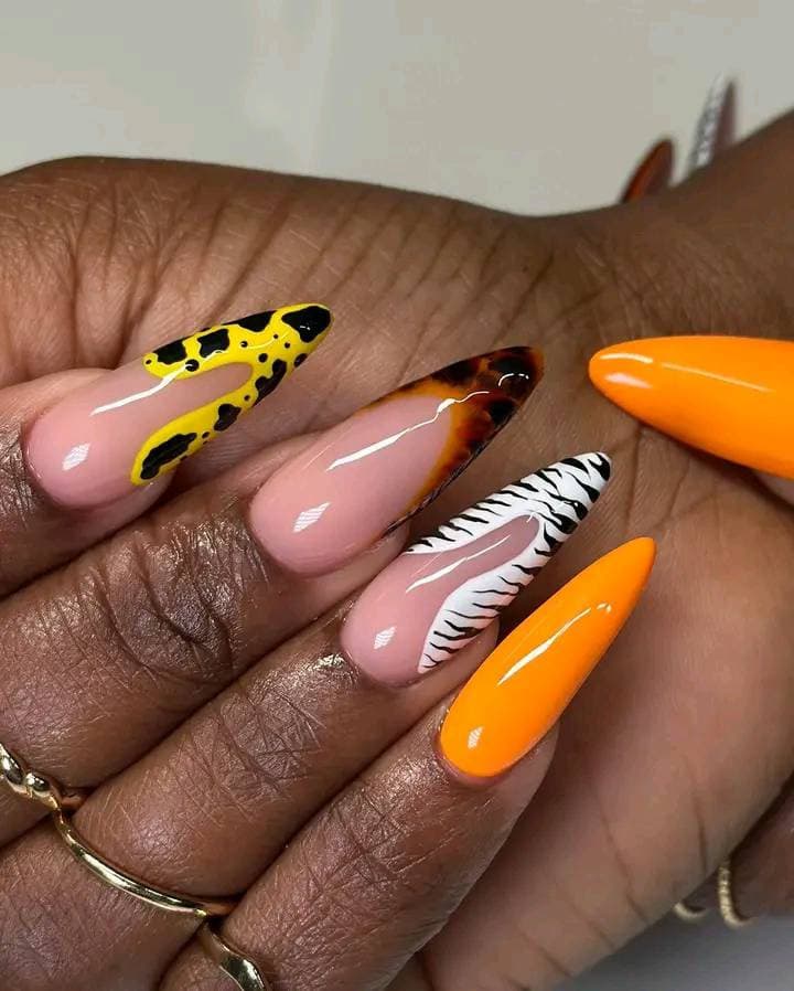 Press on nails